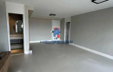 Imagem: O apartamento possui 3 Dormitórios, 4 Banheiros, 3 Vagas na