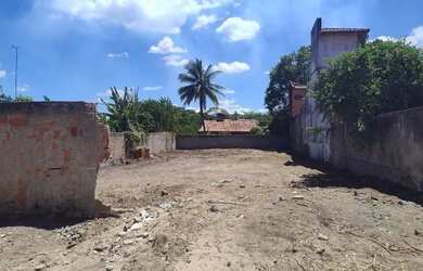 Imagem: O terreno possui 420m² de Área e está localizado em Ponte