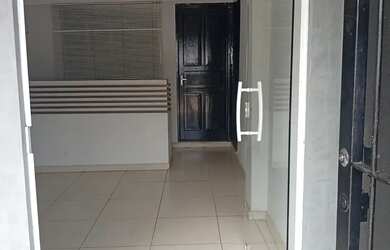 Imagem: A casa possui 3 Dormitórios, 2 Banheiros, 163m² de Área e