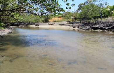Imagem: O terreno à venda possui e está localizado em Estância