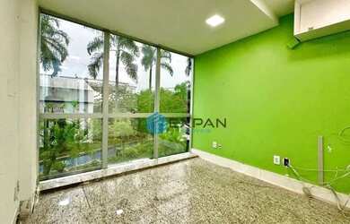 Imagem: O depósito possui 1 Vaga na garagem e 77m² de Área e está