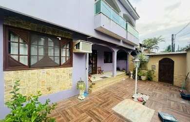 Imagem: A casa possui 3 Dormitórios, 2 Banheiros, 105m² de Área e