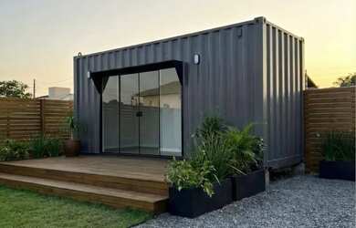 Imagem: A casa possui 1 Dormitório, 1 Banheiro, 1 Vaga na garagem