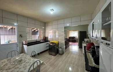 Imagem: A casa possui 2 Dormitórios, 1 Banheiro, 1 Vaga na garagem