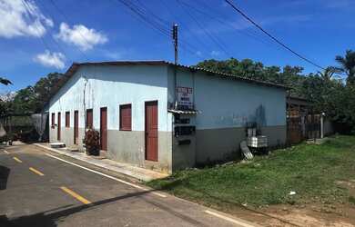 Imagem: A casa possui 5 Dormitórios e está localizado em Armando