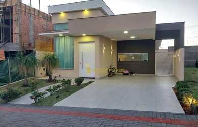 Imagem: A casa em condomínio possui 3 Dormitórios, 2 Banheiros, m²