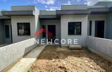 Imagem: A casa possui 2 Dormitórios, 1 Banheiro, 1 Vaga na garagem