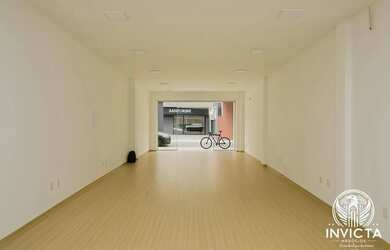 Imagem 15: Amplo ponto comercial para locação em localização estratégica de Meia Praia Itapema