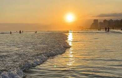 Imagem: O apartamento possui 1 Dormitório, 1 Banheiro, 1 Vaga na garagem
