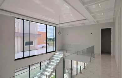 Imagem: A casa em condomínio possui 4 Dormitórios, 4 Banheiros, 4