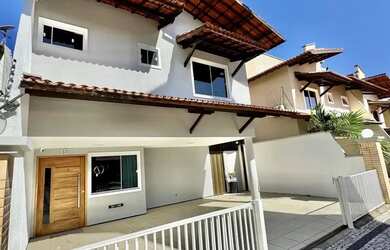 Imagem: A casa em condomínio possui 3 Dormitórios, 4 Banheiros, 3