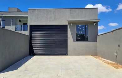 Imagem: O depósito possui 2 Vagas na garagem, 182m² de Área e está