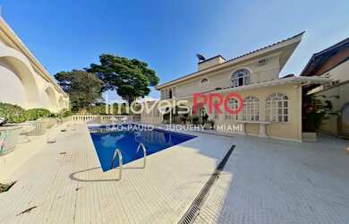 Imagem: A casa possui 5 Dormitórios, 5 Banheiros, 380m² de Área e