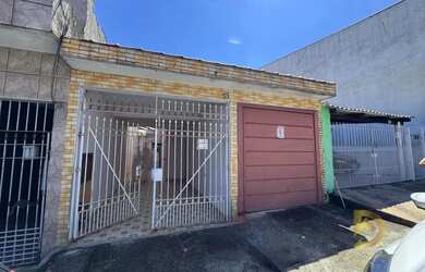 Imagem: A casa possui 2 Dormitórios, 2 Banheiros, 1 Vaga na garagem