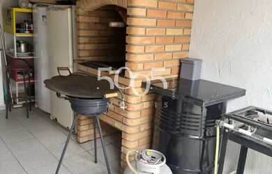 Imagem: A casa em condomínio possui 2 Dormitórios, 2 Banheiros, 1