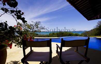 Imagem 3: Casa com vista deslumbrante para o mar em localização impar