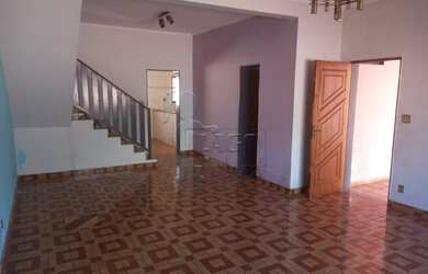 Imagem: A casa possui 3 Dormitórios, 4 Banheiros, 5 Vagas na garagem