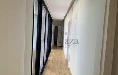 Imagem 10: Casa de condomínio térrea para venda possui 320 metros quadrados com 4 quartos