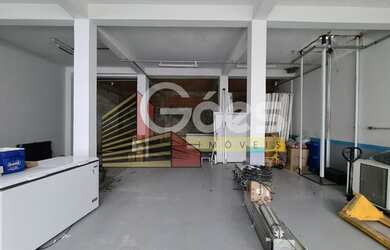 Imagem: O depósito possui 1 Vaga na garagem e 300m² de Área e está