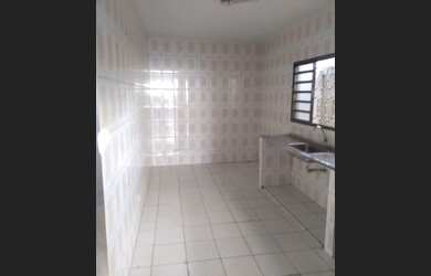 Imagem: A casa possui 2 Dormitórios, 1 Banheiro, 3 Vagas na garagem