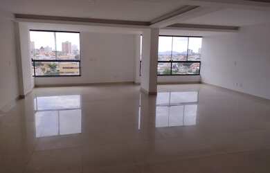 Imagem: O apartamento possui 3 Dormitórios, 5 Banheiros, 3 Vagas na