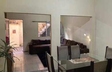 Imagem 2: Casa na vila. 250m² de Área, 1 Banheiroe3 Dormitórios