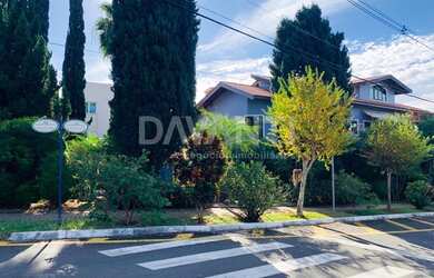 Imagem: A casa em condomínio possui 4 Dormitórios, 5 Banheiros, 4