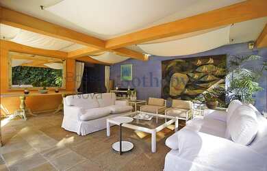 Imagem 10: Casa com piscina e quadra poliesportiva