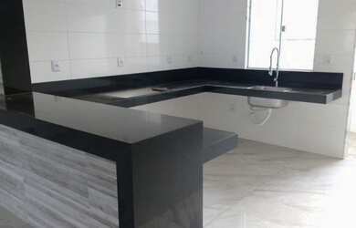 Imagem: O apartamento possui 3 Dormitórios, 2 Banheiros, 2 Vagas na