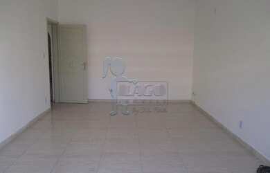 Imagem: O depósito possui 4 Vagas na garagem, 158m² de Área e está