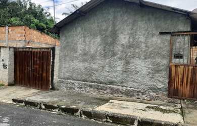 Imagem 2: Casa a venda. Varanda, 3 Vagas na garageme2 Dormitórios