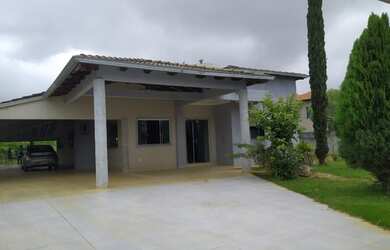 Imagem: A casa em condomínio possui 3 Dormitórios, 5 Banheiros, 5