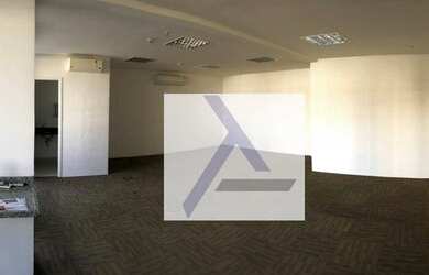 Imagem: O depósito possui 2 Vagas na garagem, 84m² de Área e está