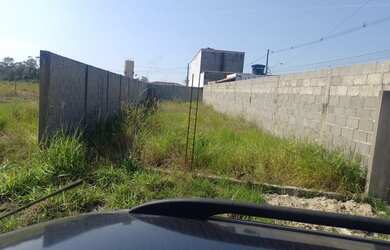 Imagem 3: Terreno na praia. 