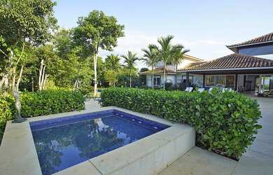 Imagem 10: Casa contemporânea no meio de reserva ecológica