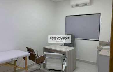 Imagem: O depósito possui 4 Vagas na garagem, 11m² de Área e está