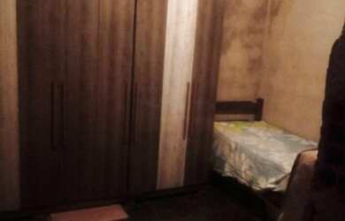 Imagem: A casa possui 2 Dormitórios, 1 Banheiro e está localizado