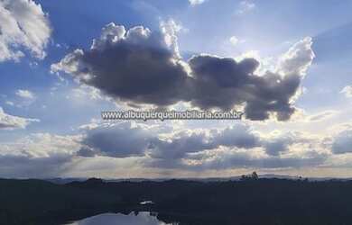 Imagem: O terreno possui 4.000m² de Área e está localizado em Barreira