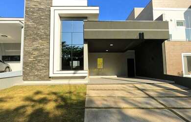 Imagem: A casa em condomínio possui 3 Dormitórios, 2 Banheiros, 4