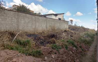 Imagem: O terreno possui 172m² de Área e está localizado em Três