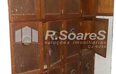 Imagem 16: LOJA GRANDE, VAZIA, EM QUINTINO BOCAIÚVA, RUA GOIÁS