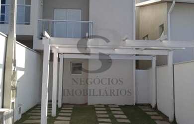 Imagem: A casa em condomínio possui 3 Dormitórios, 3 Banheiros, 2