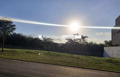 Imagem: O terreno possui 497m² de Área e está localizado em Parque