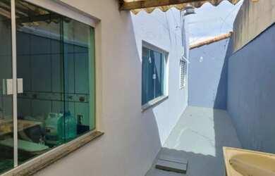 Imagem: A casa possui 2 Dormitórios, 1 Banheiro, 1 Vaga na garagem