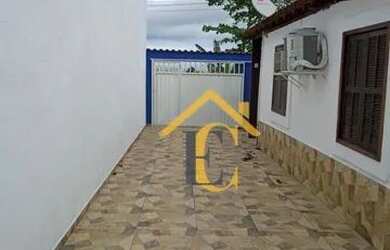 Imagem: A casa possui 2 Dormitórios, 2 Banheiros, 3 Vagas na garagem