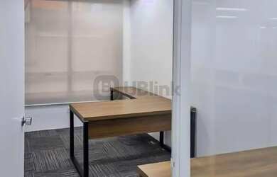 Imagem: O depósito possui 5 Vagas na garagem e 85m² de Área e está