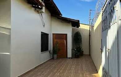 Imagem 1: Vendo uma linda casa. 425m² de Área, 2 Vagas na garageme3 Dormitórios