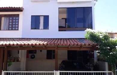 Imagem: A casa possui 5 Dormitórios, 3 Banheiros, 2 Vagas na garagem