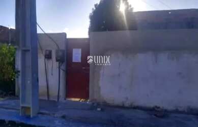 Imagem: A casa possui 2 Dormitórios, 1 Banheiro, 223m² de Área e