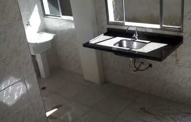 Imagem: A casa possui 1 Dormitório e 1 Banheiro e está localizado